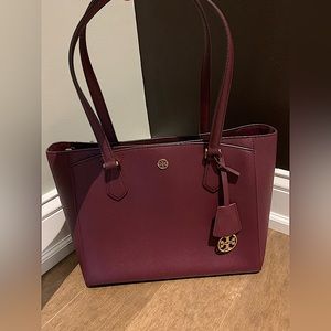 Tory Burch Robinson Small Tote in Port